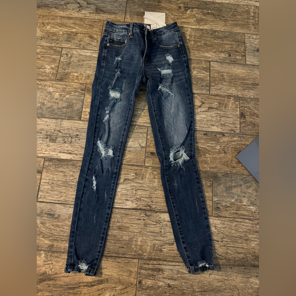 KanCan Women’s Jeans Size 24 New with Tags